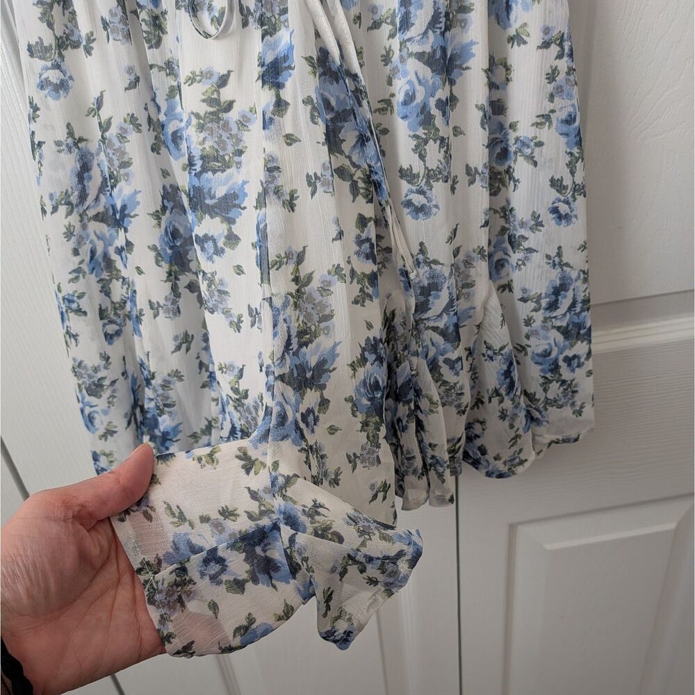 Altar'd State Blue & White Floral Romper Medium Spring Easter Outfit Cottagecore - Picture 5 of 8